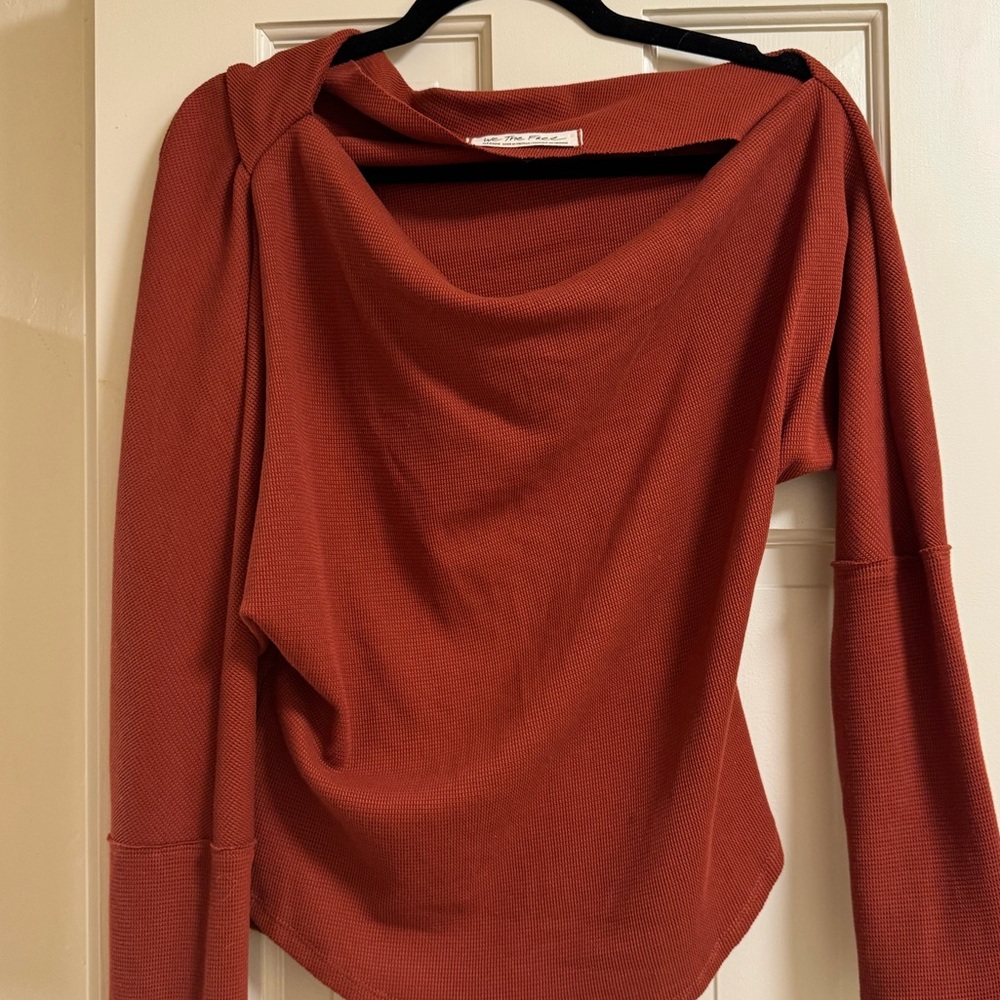 Free People women’s off the shoulder top. Never been worn. Thumb holes.